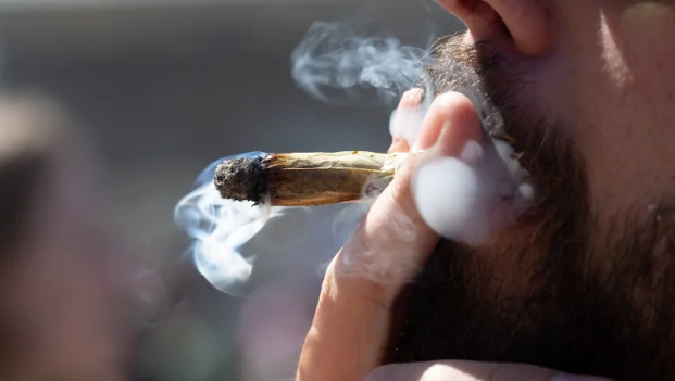 Quebec backs away from its plan of banning cannabis smoking in public spaces