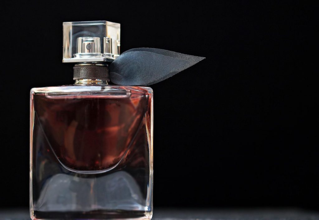 How To Choose A Perfume To Give Away? | California Herald